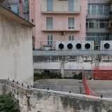Duratura fu l�Arena Moderno. Nata nel 1951 su via Napoli (alle spalle della palestra dell�ex Gil), rimase in vita fino al 1976. Dopo 42 anni di abbandono...